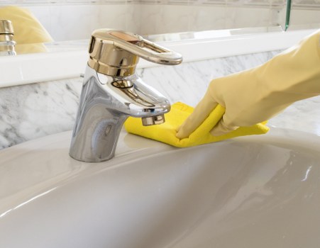 Professional move-out cleaning in a SE23 house with period features